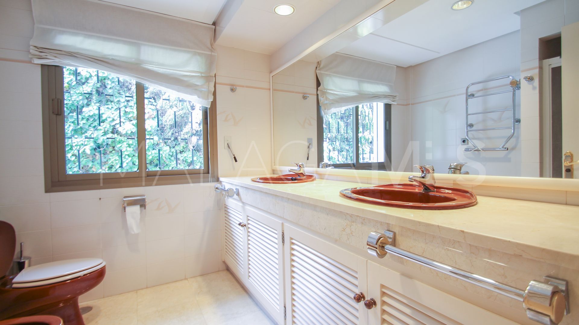 Villa for sale in Los Monteros