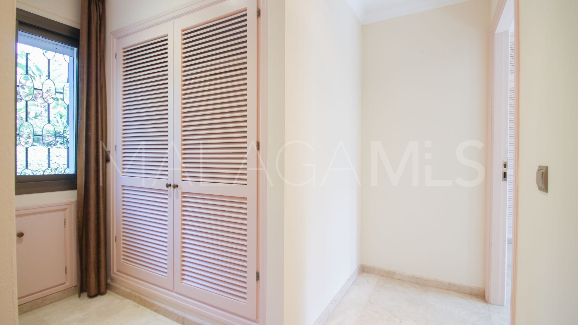 Villa for sale in Los Monteros