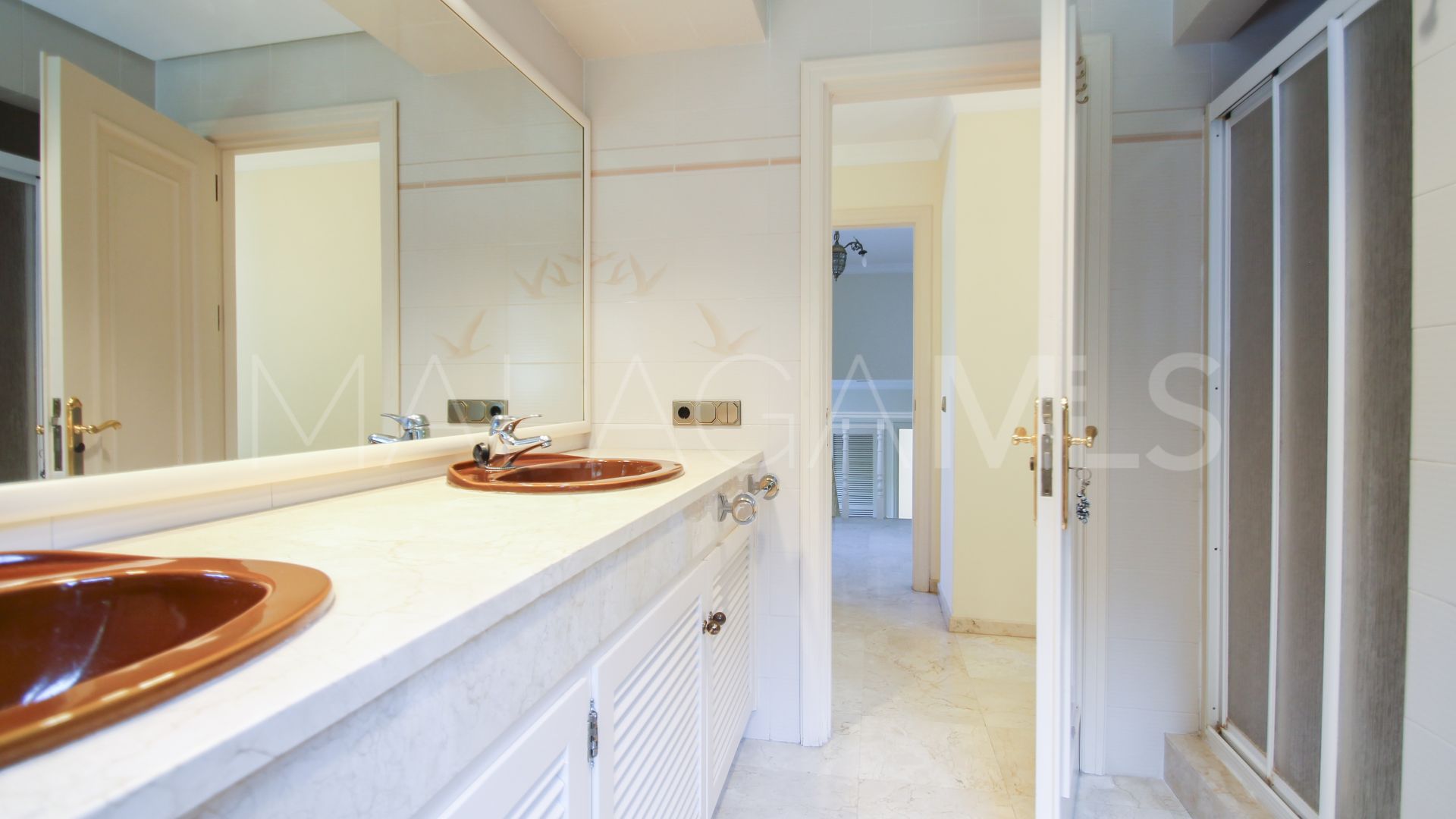 Villa for sale in Los Monteros