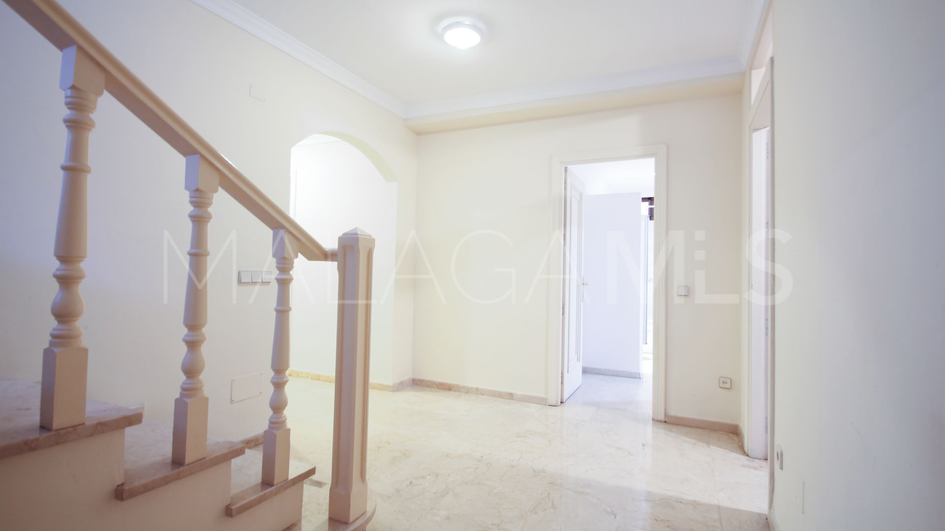 Villa for sale in Los Monteros