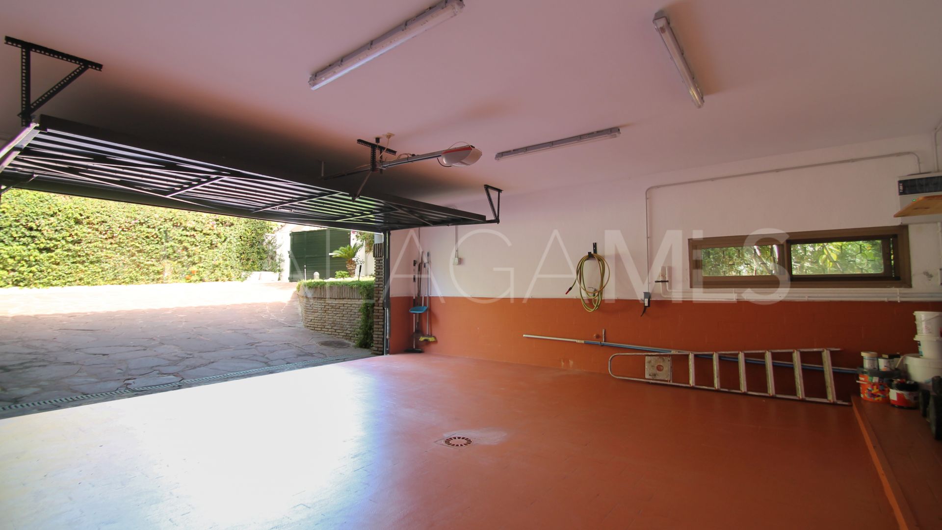Villa for sale in Los Monteros