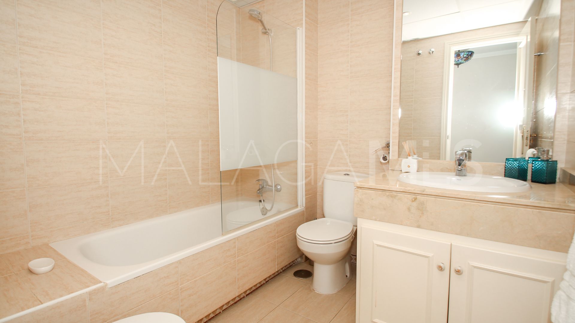 Apartamento with 2 bedrooms a la venta in Marbella Golden Mile