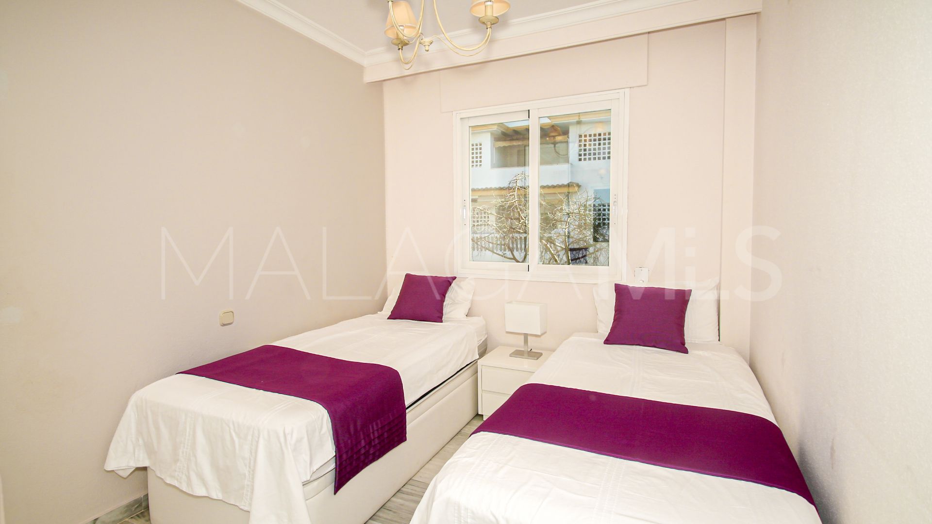 Apartamento with 2 bedrooms a la venta in Marbella Golden Mile