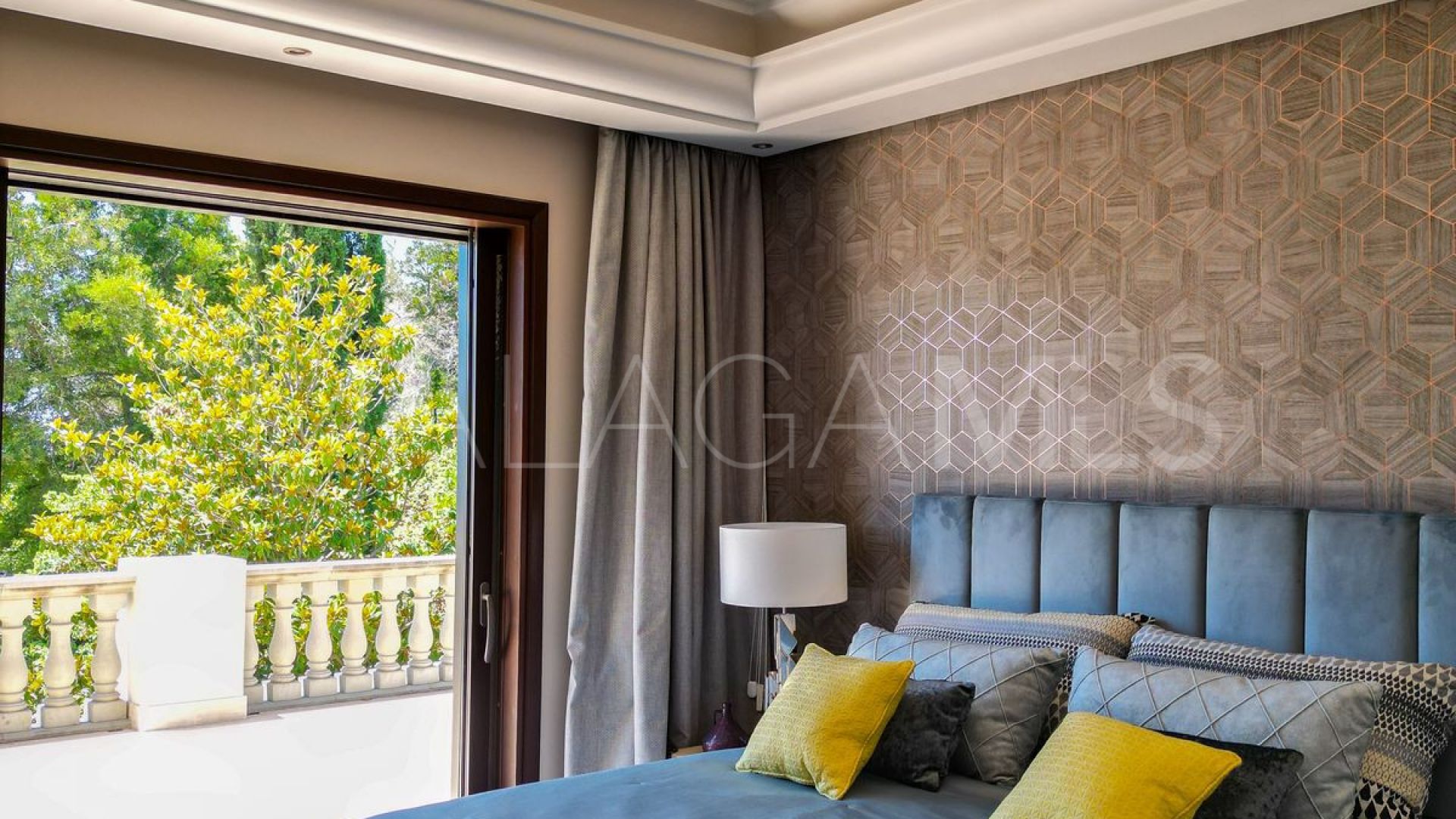 Villa for sale in La Zagaleta with 9 bedrooms