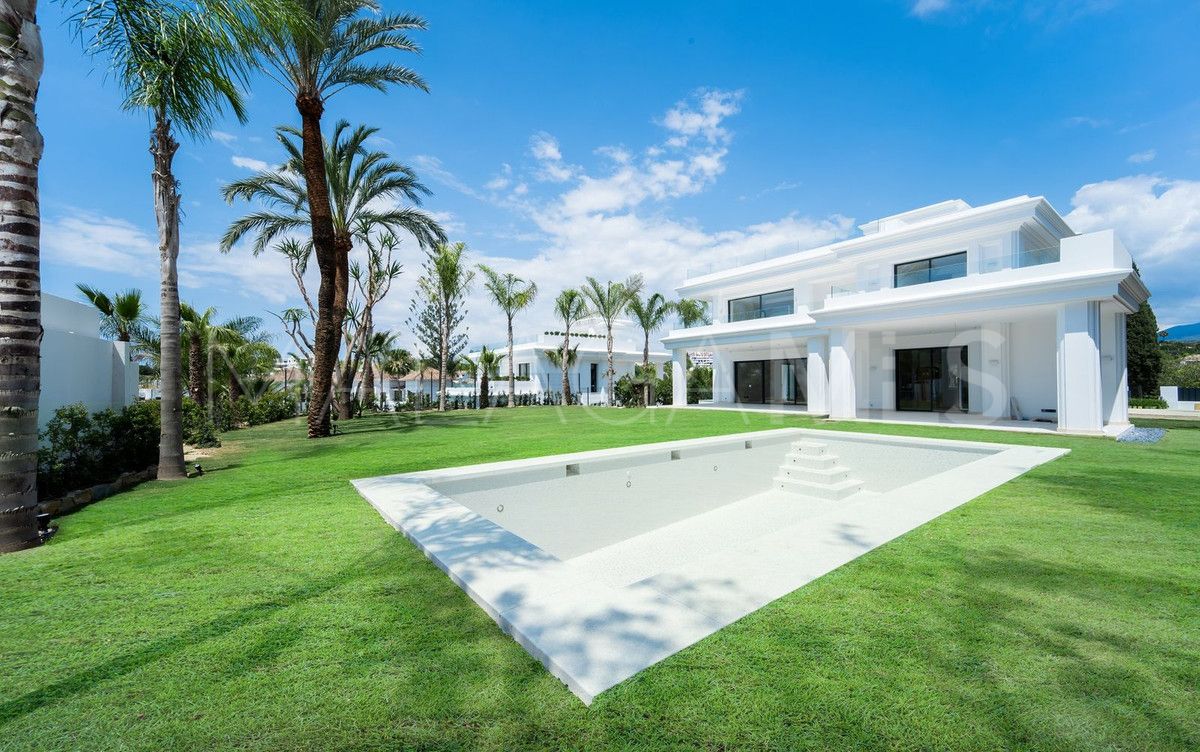 Buy villa in Marbella Ciudad
