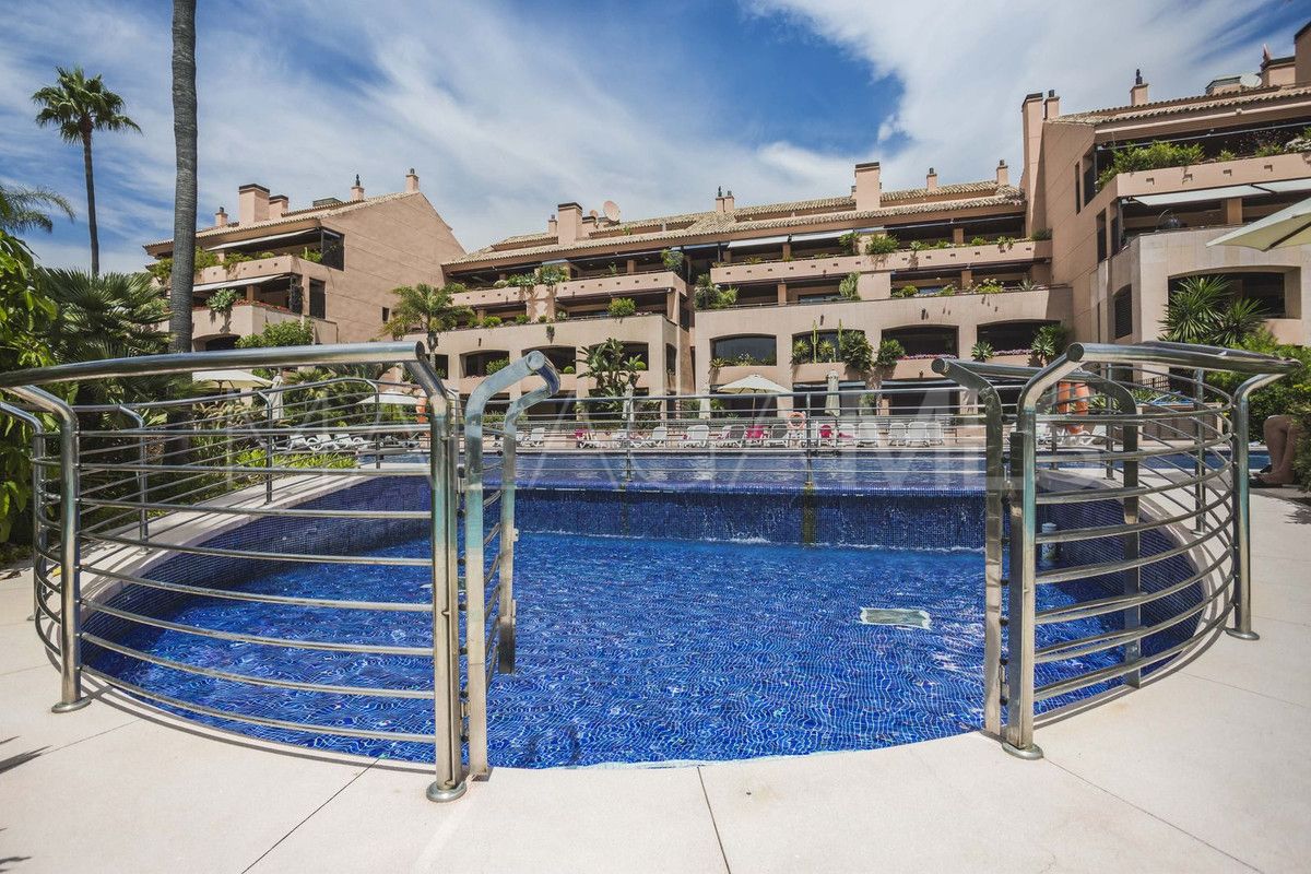 2 bedrooms ground floor apartment in Marbella - Puerto Banus for sale