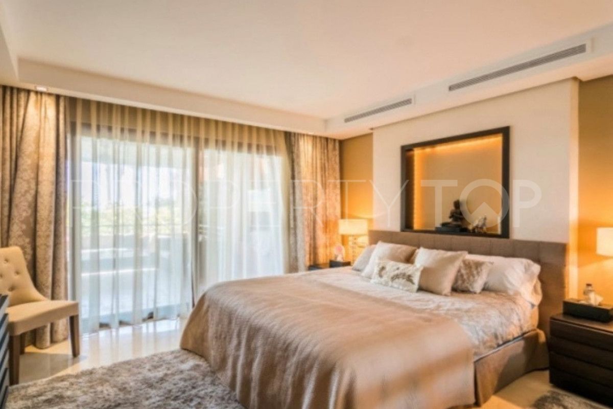 Apartamento planta baja en venta en Marbella - Puerto Banus de 2 dormitorios