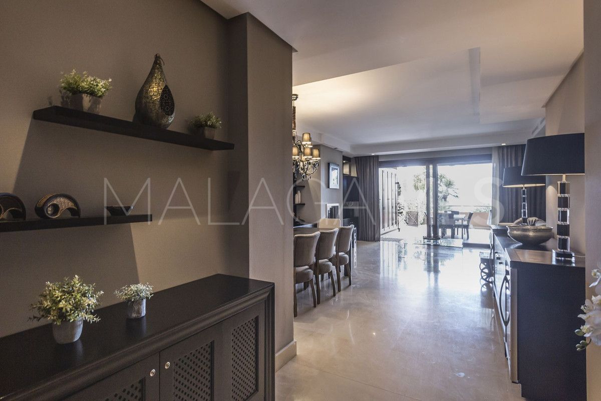 2 bedrooms ground floor apartment in Marbella - Puerto Banus for sale