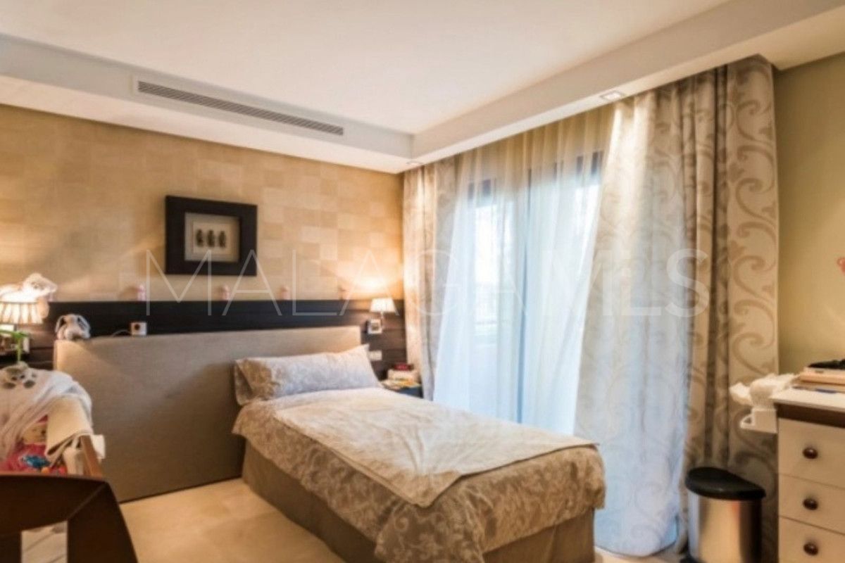 Apartamento planta baja for sale in Marbella - Puerto Banus de 2 bedrooms
