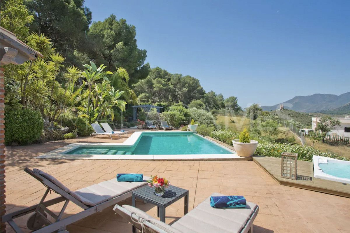 Se vende villa with 4 bedrooms in Alhaurin el Grande