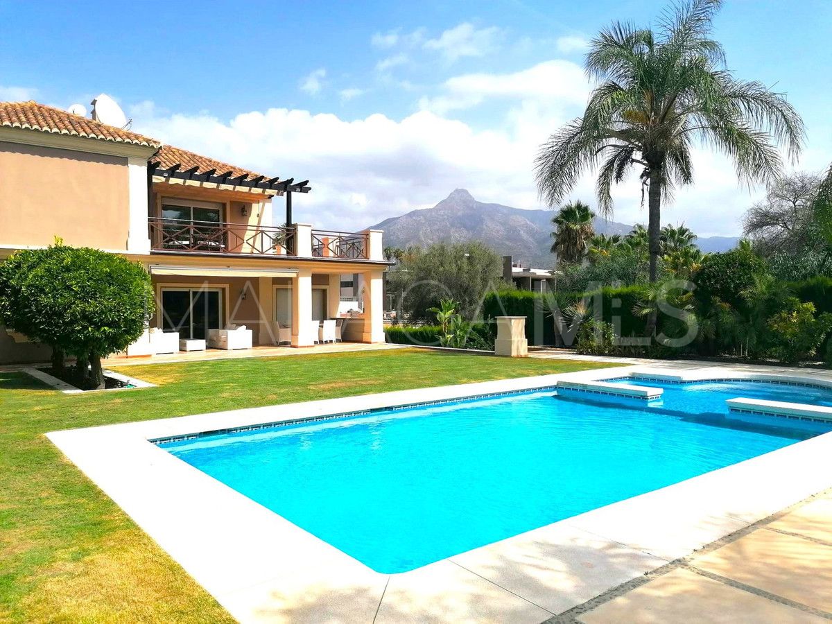 Nueva Andalucia, villa for sale with 6 bedrooms