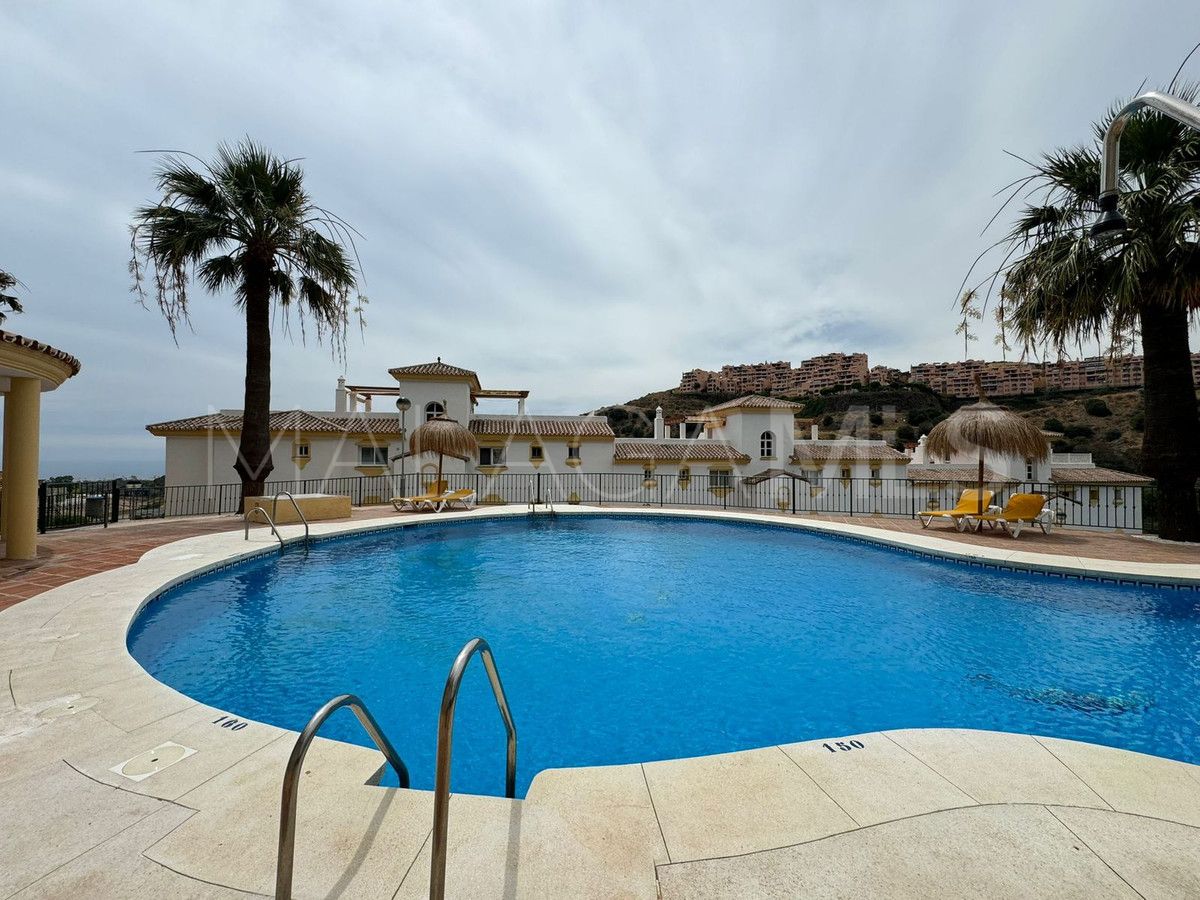 For sale apartment in Calahonda