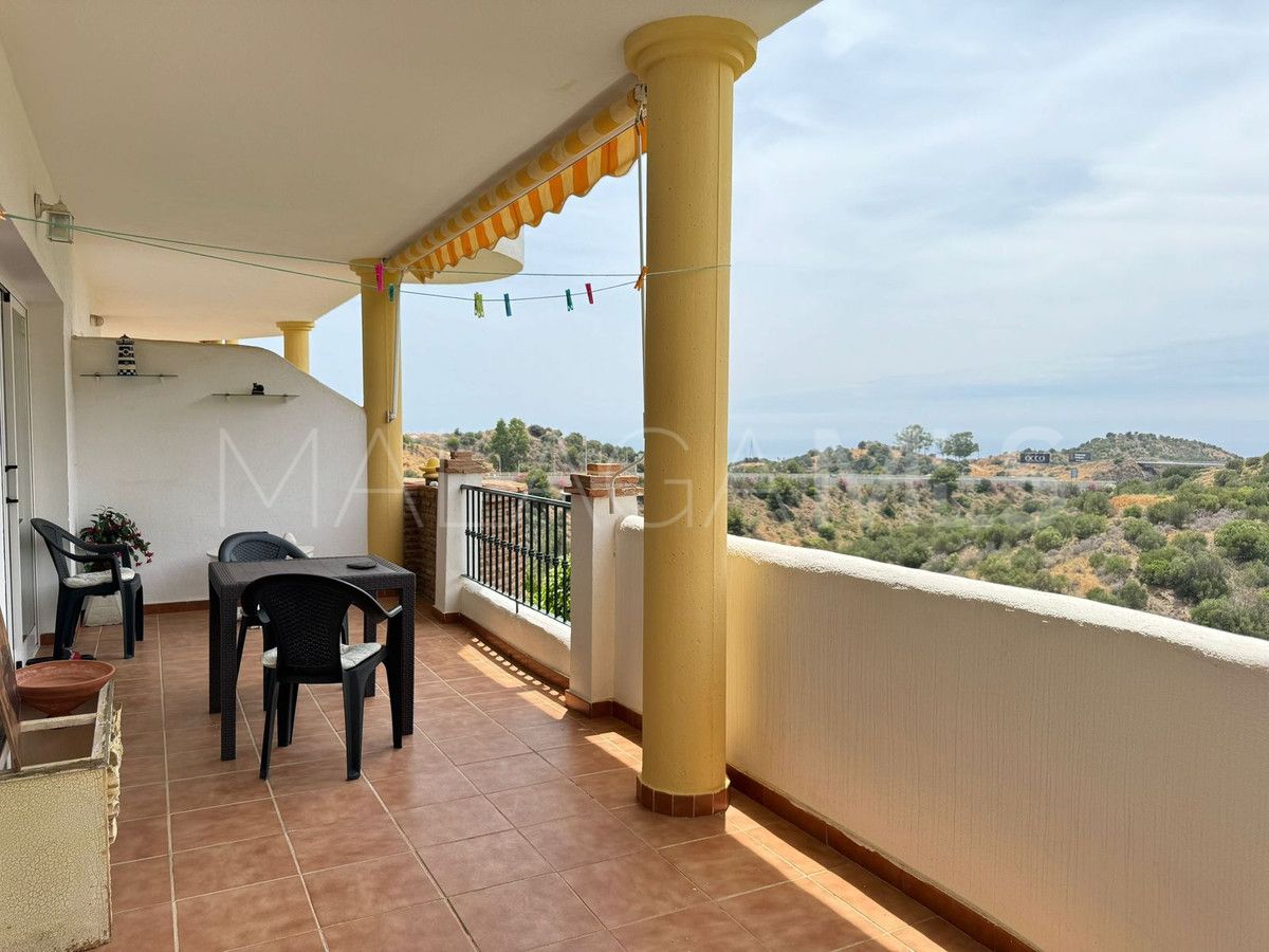 For sale apartment in Calahonda