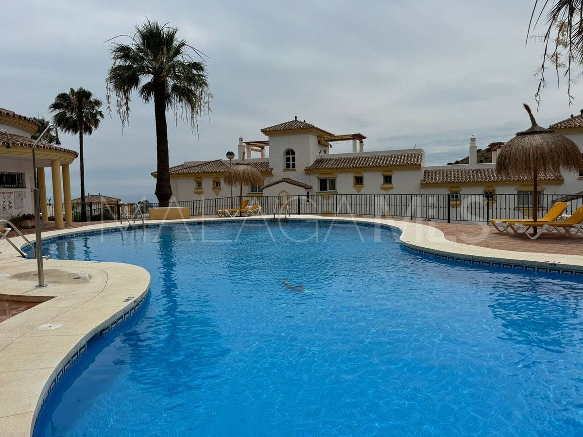 For sale apartment in Calahonda