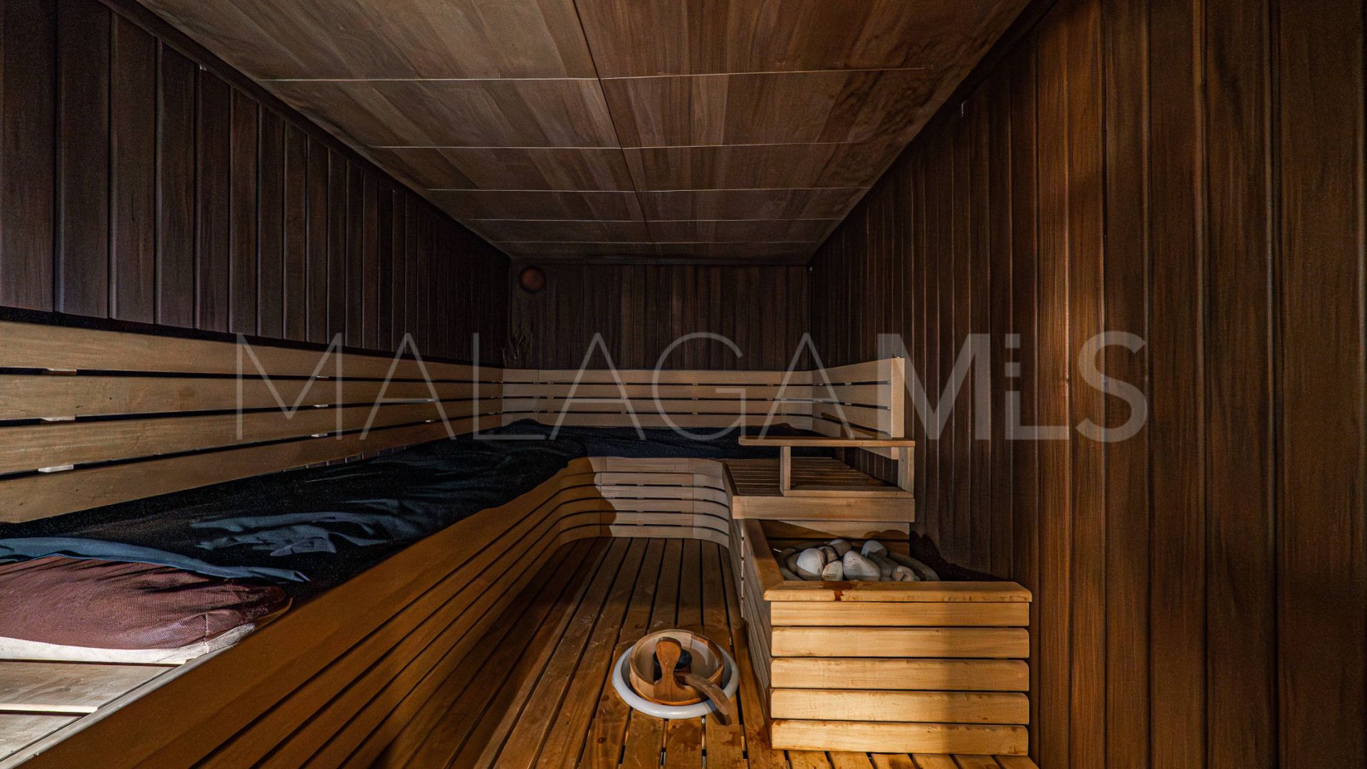 Villa for sale in Guadalmina Baja