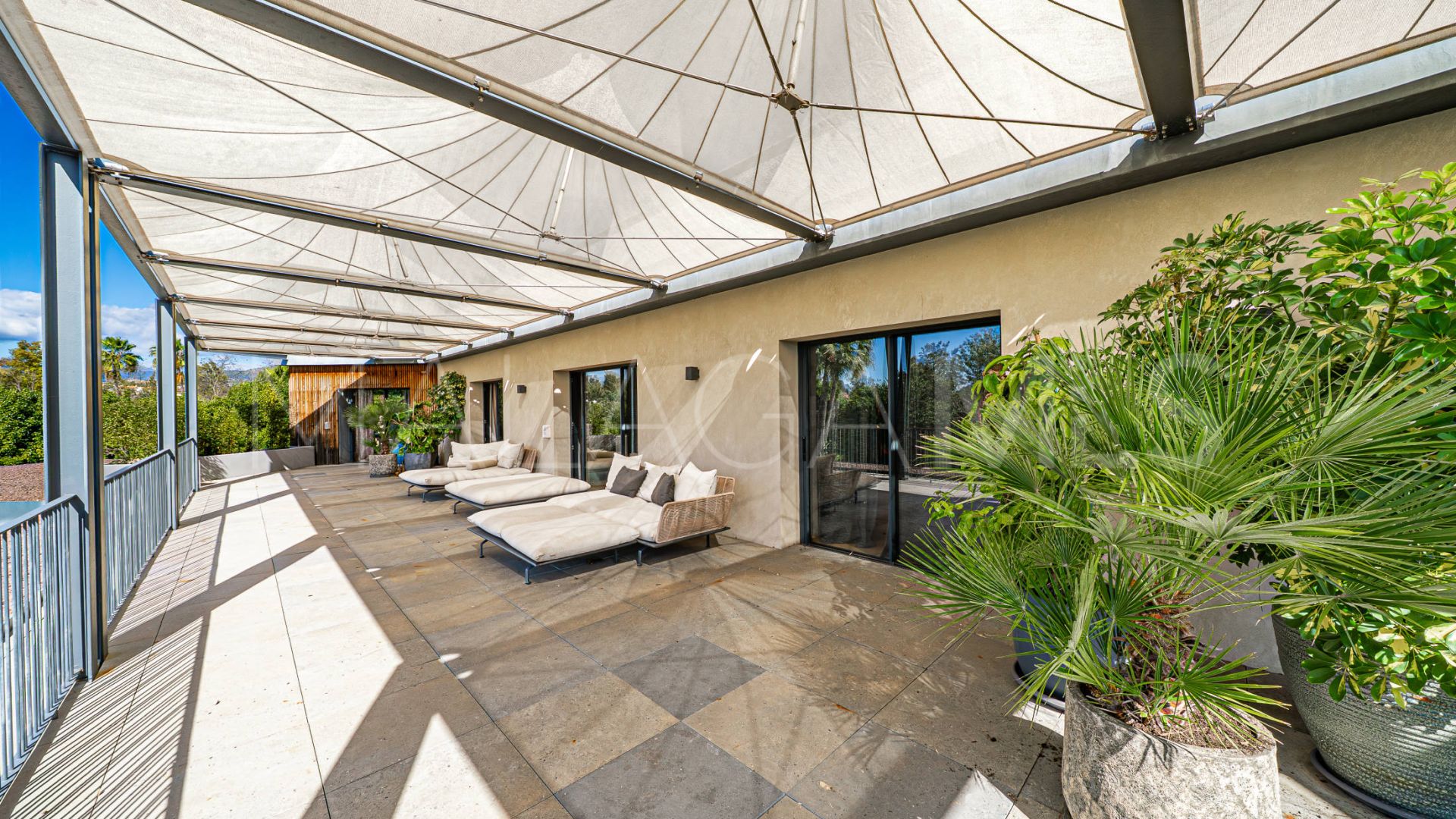 Villa for sale in Guadalmina Baja
