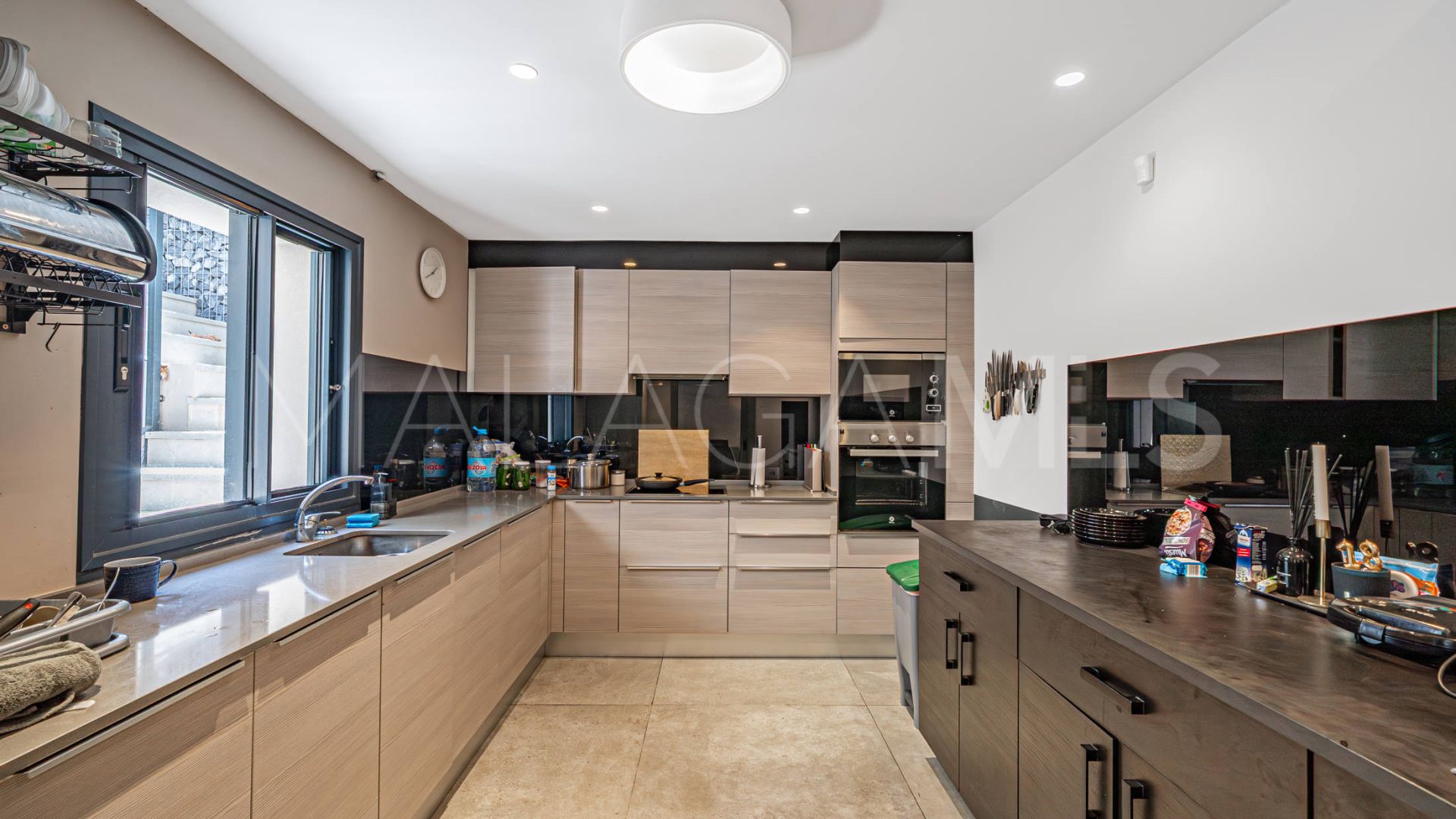 Villa for sale in Guadalmina Baja