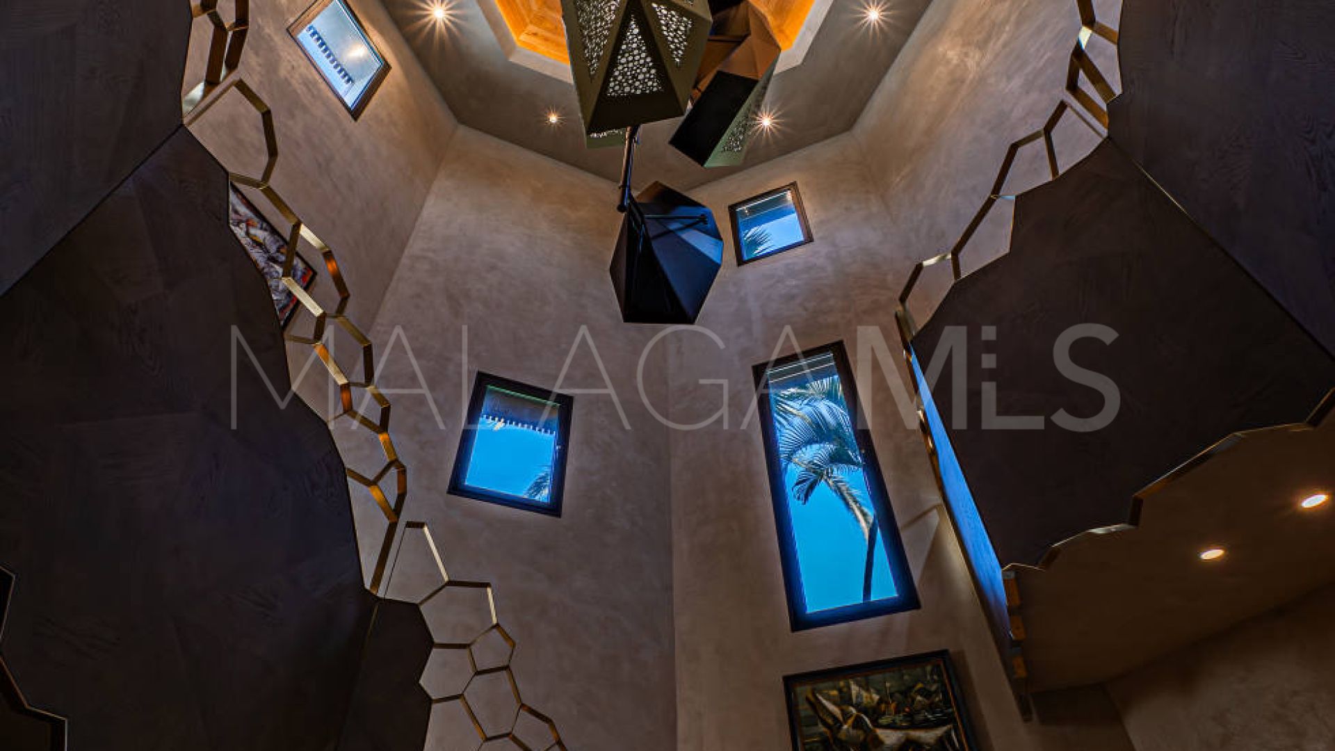 Villa for sale in Guadalmina Baja