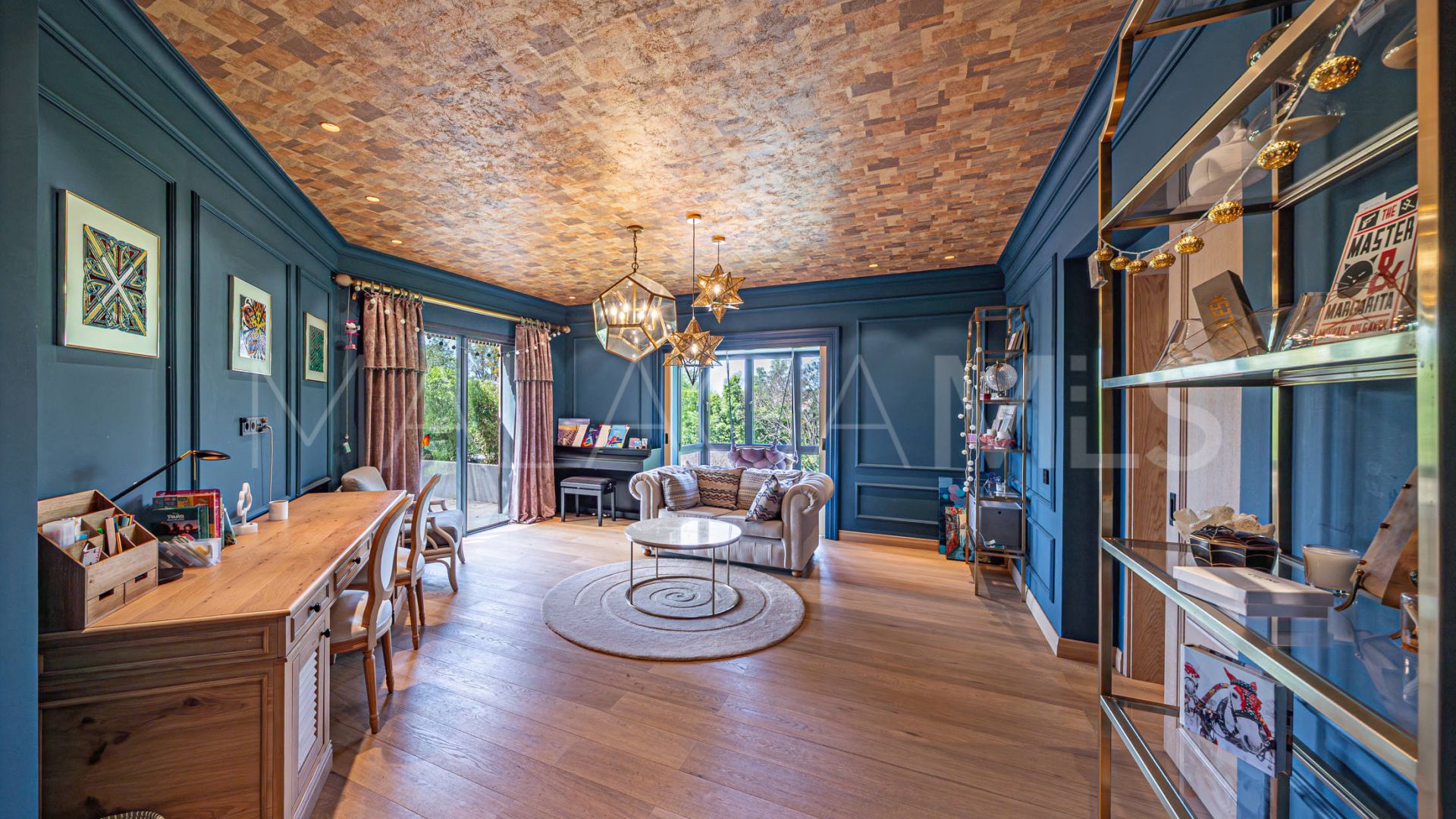 Villa for sale in Guadalmina Baja
