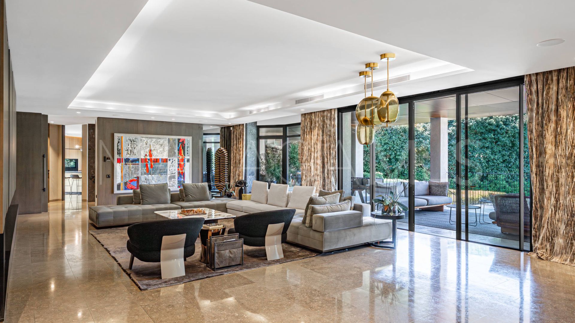Villa for sale in Guadalmina Baja