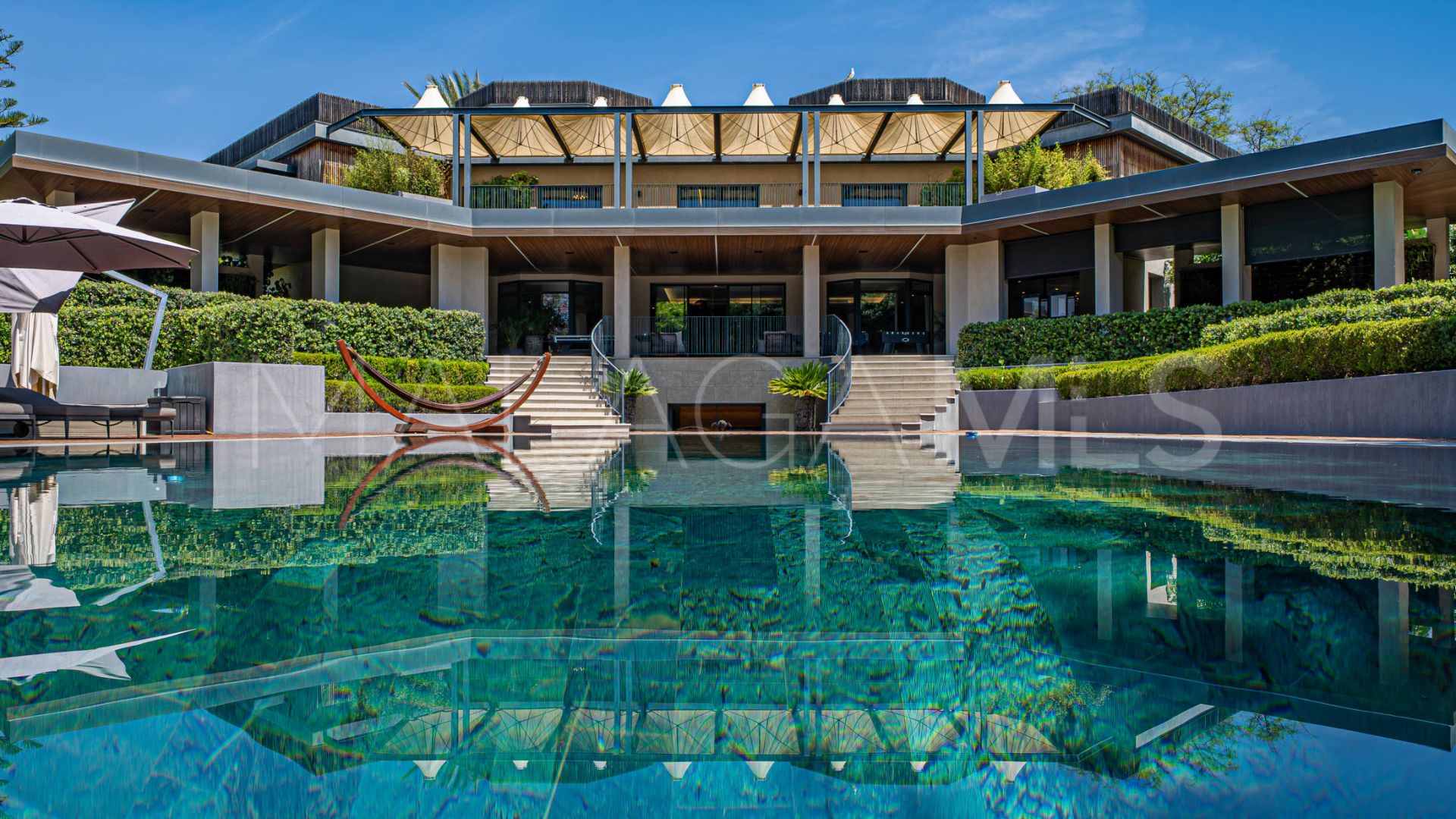 Villa for sale in Guadalmina Baja
