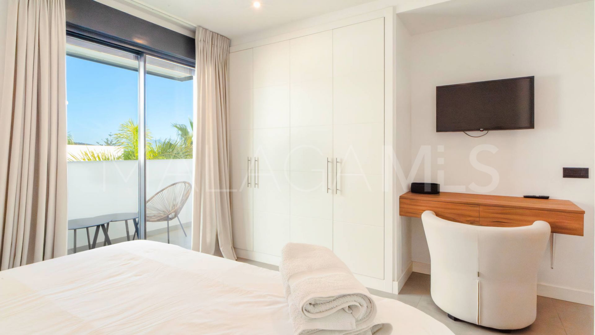 4 bedrooms duplex penthouse in Altos de Estepona for sale