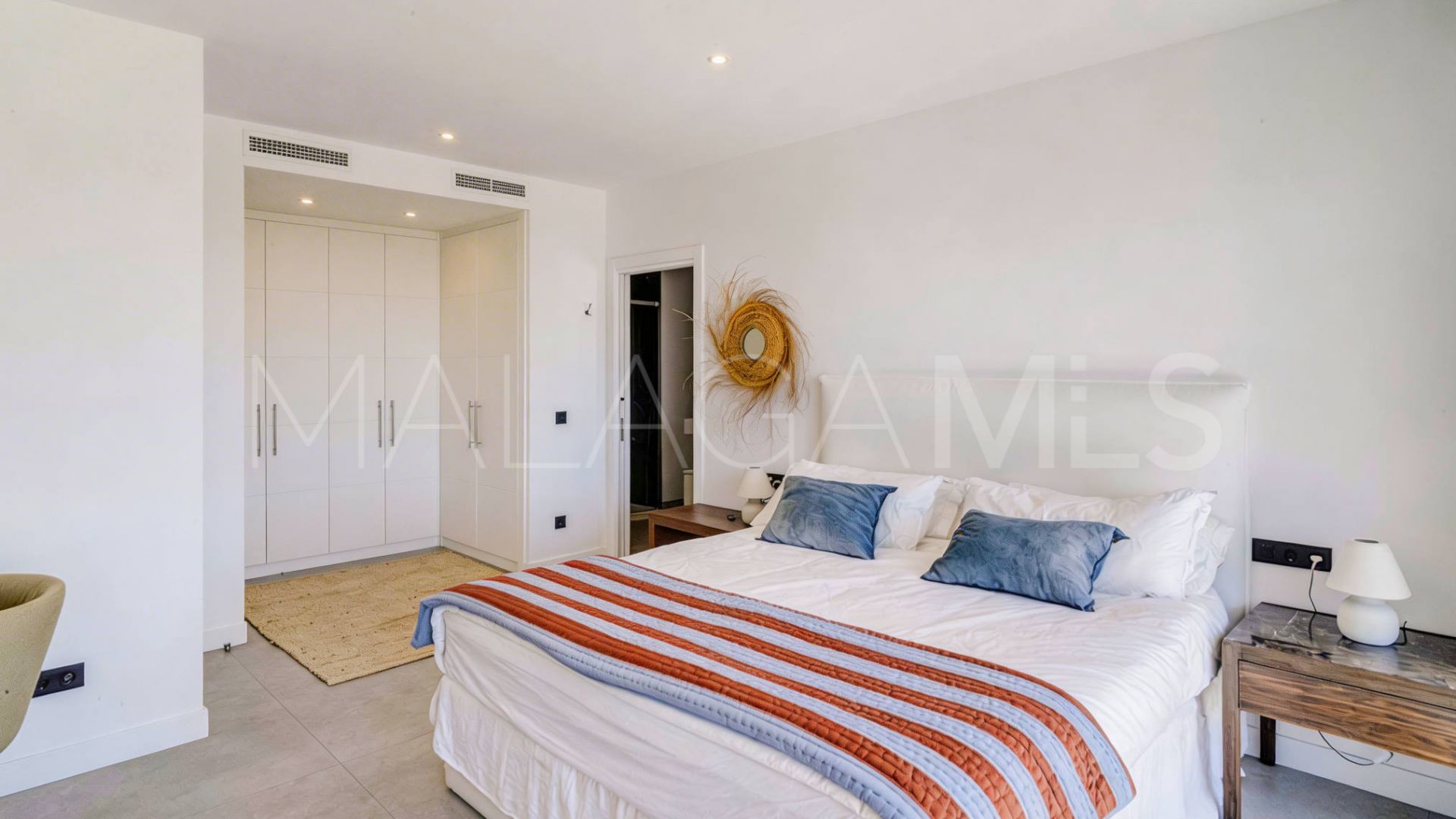 4 bedrooms duplex penthouse in Altos de Estepona for sale