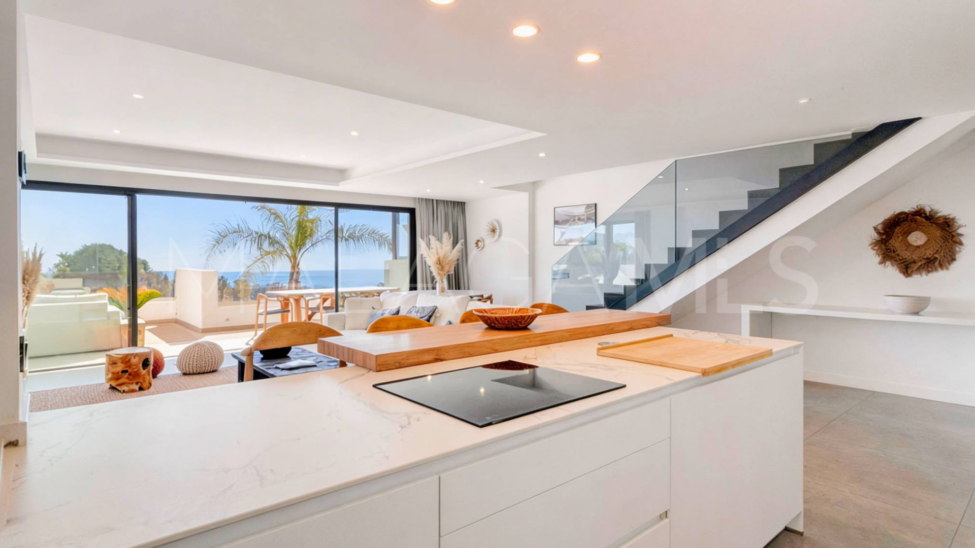 4 bedrooms duplex penthouse in Altos de Estepona for sale