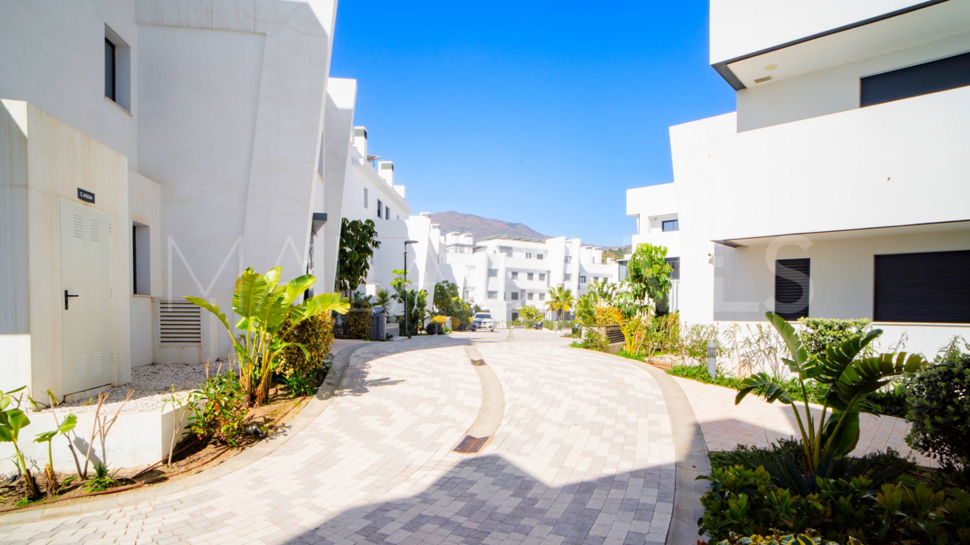 4 bedrooms duplex penthouse in Altos de Estepona for sale