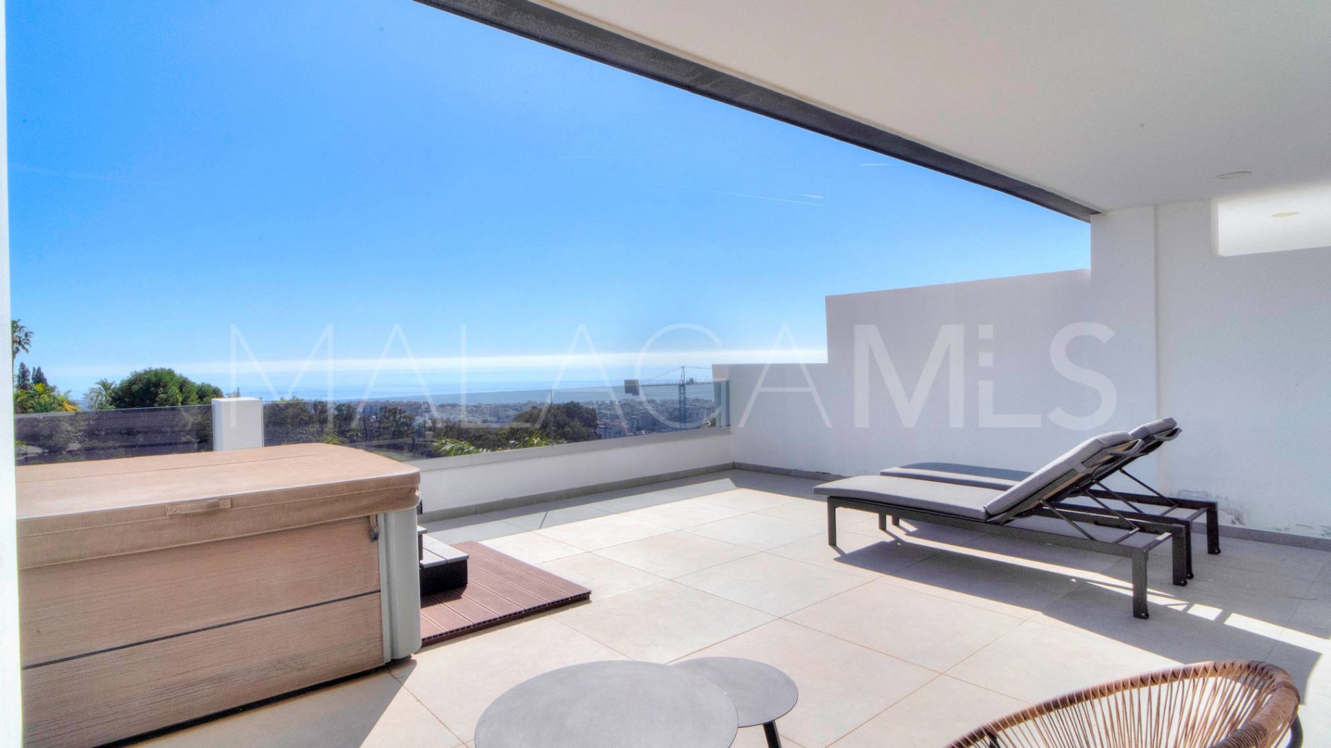 4 bedrooms duplex penthouse in Altos de Estepona for sale