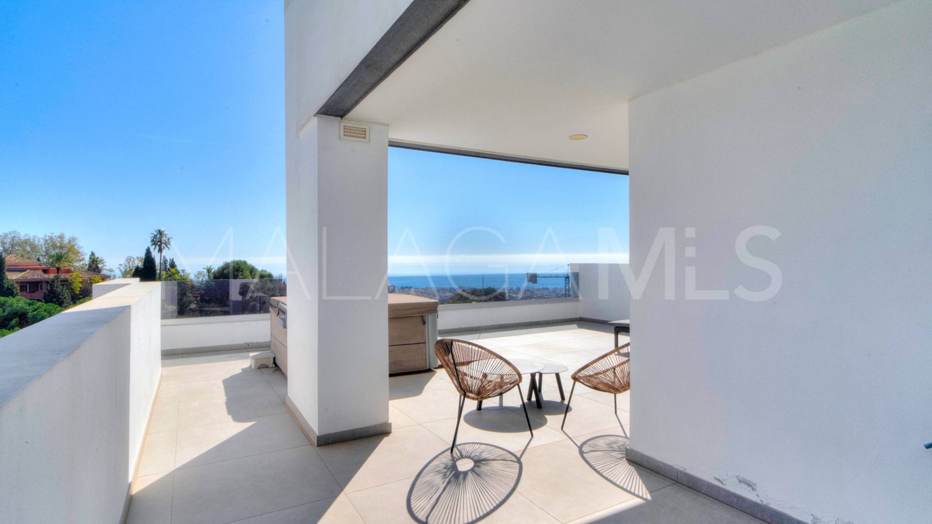 4 bedrooms duplex penthouse in Altos de Estepona for sale