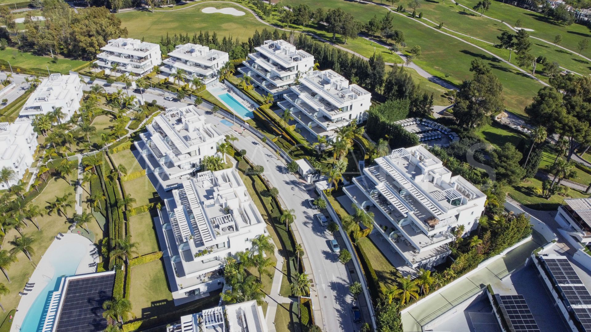 For sale 3 bedrooms apartment in New Golden Mile