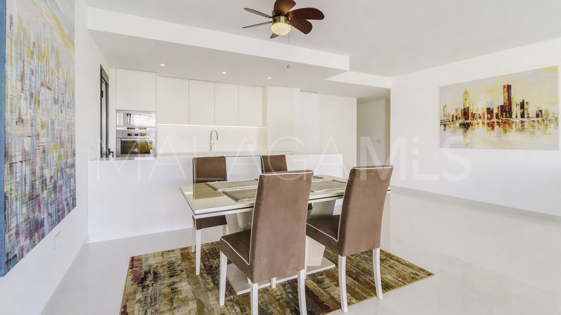 For sale 3 bedrooms apartment in New Golden Mile
