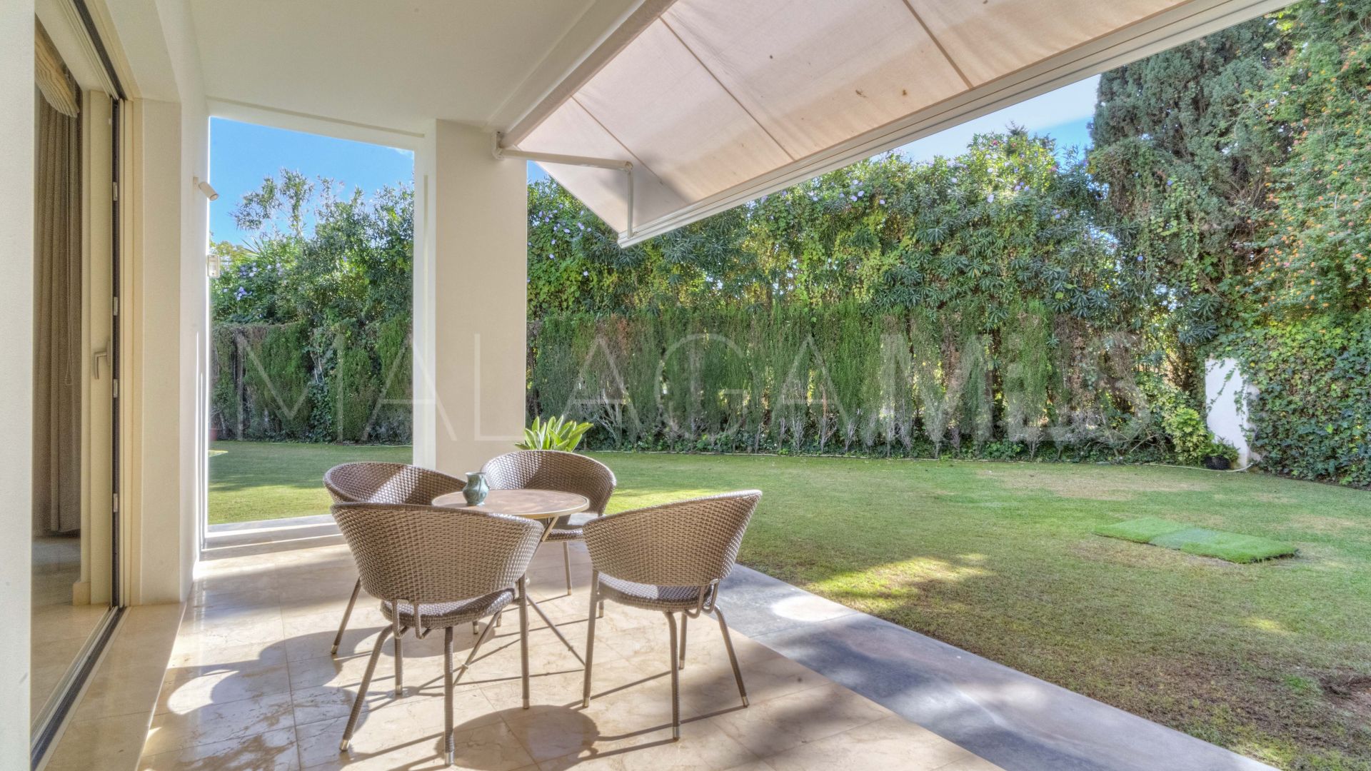 Villa for sale in Casasola