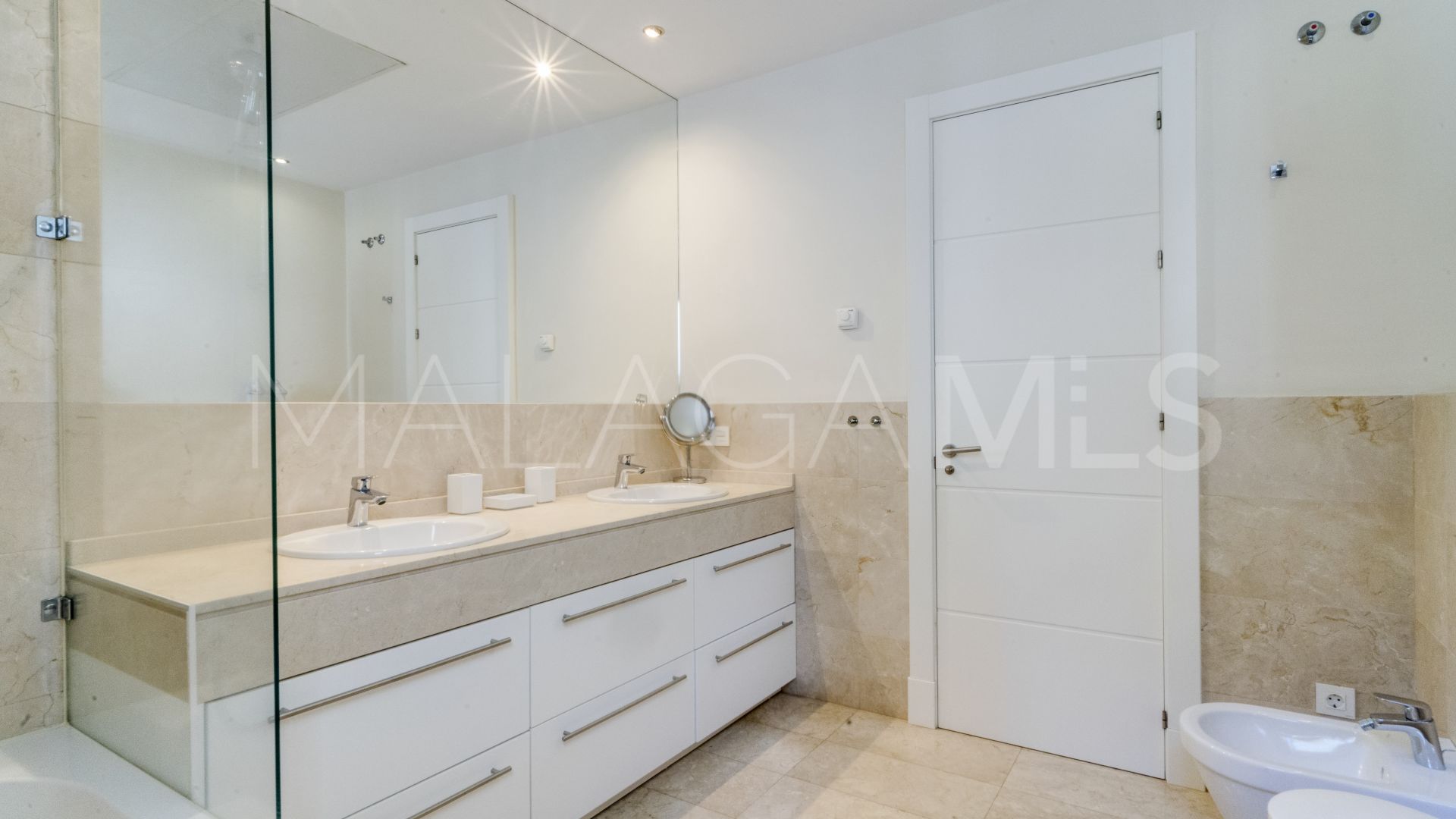 Villa for sale in Casasola