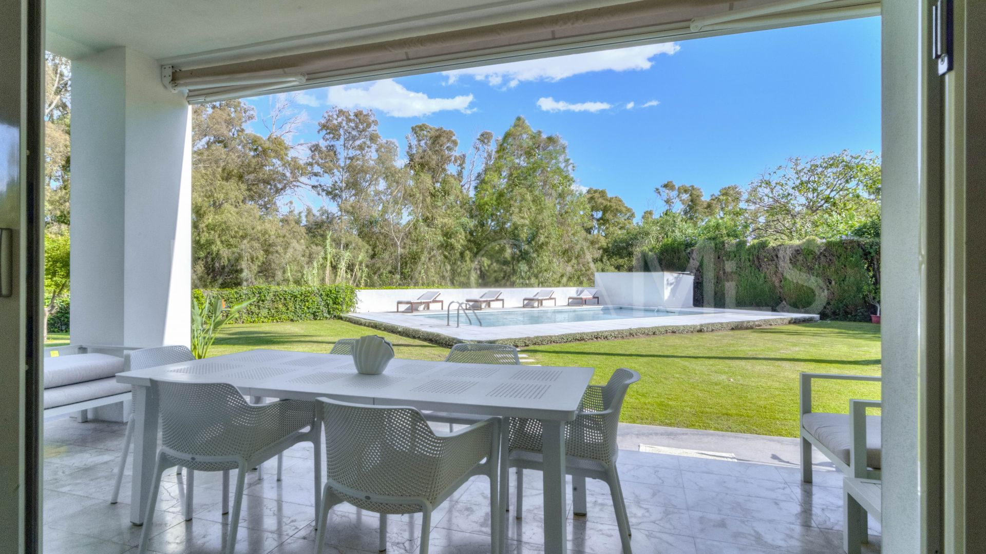 Villa for sale in Casasola