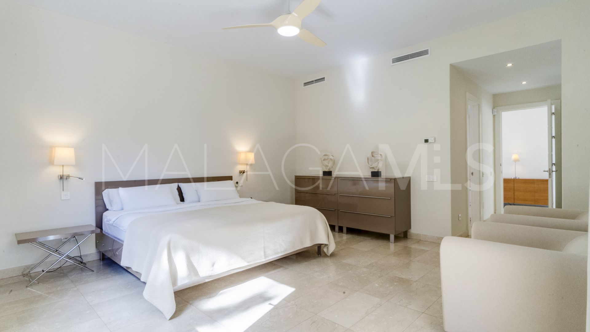 Villa for sale in Casasola