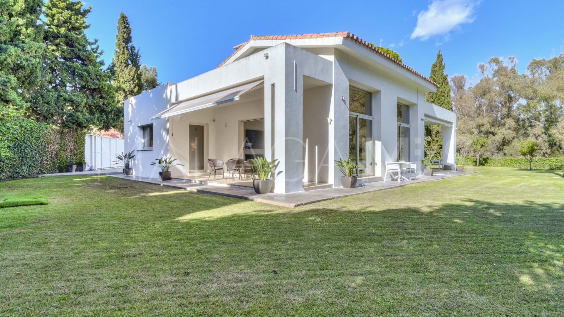 Villa for sale in Casasola
