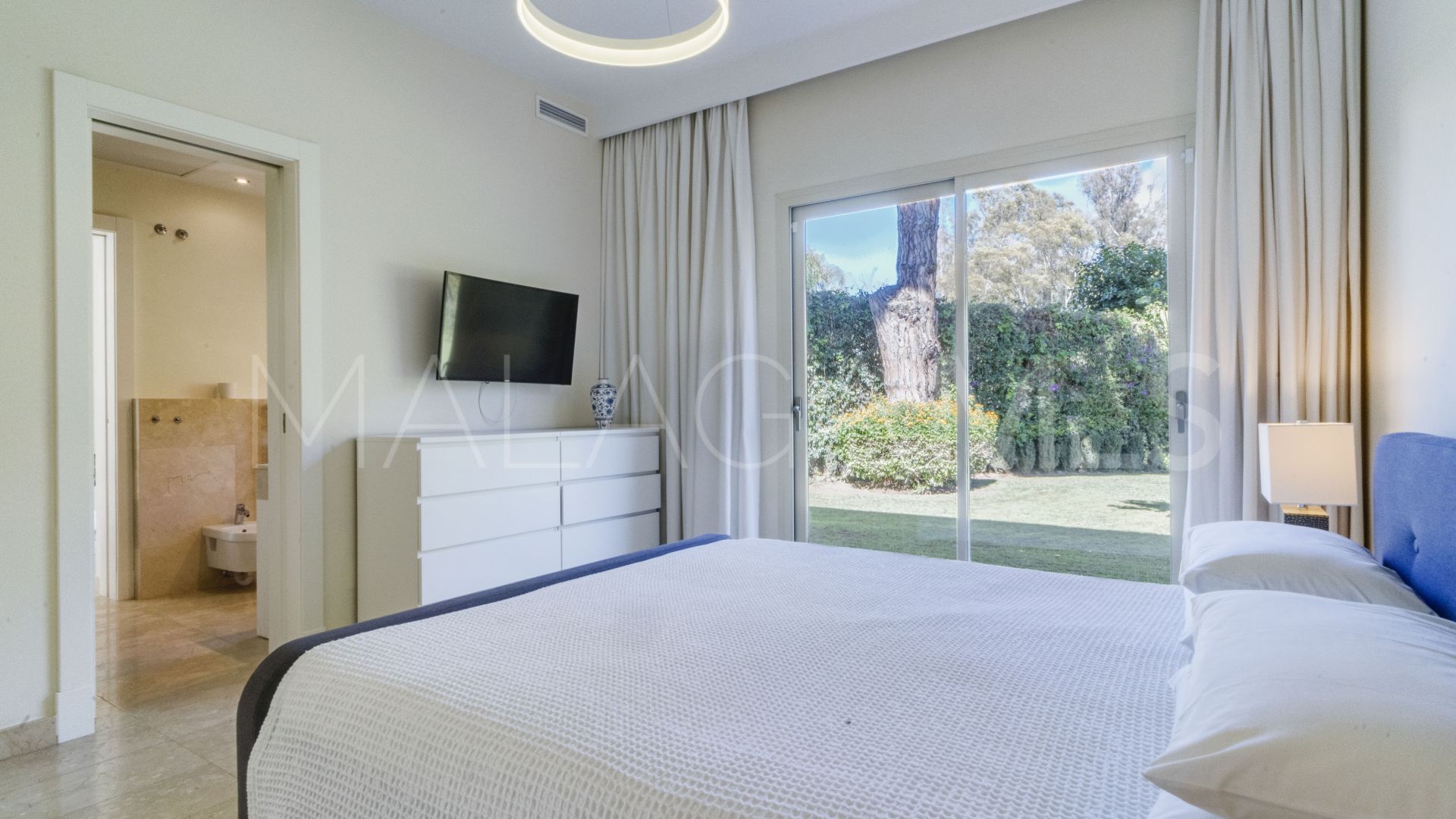 Villa for sale in Casasola