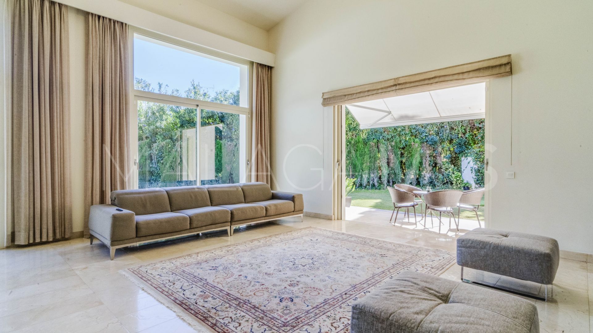 Villa for sale in Casasola