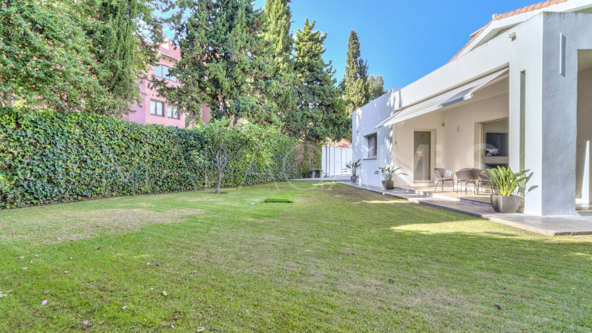 Villa for sale in Casasola