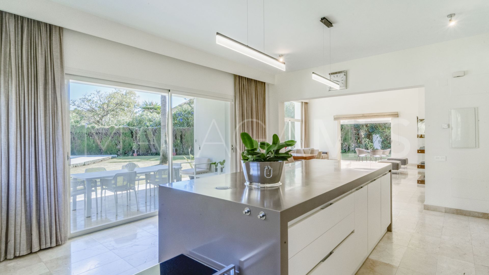 Villa for sale in Casasola