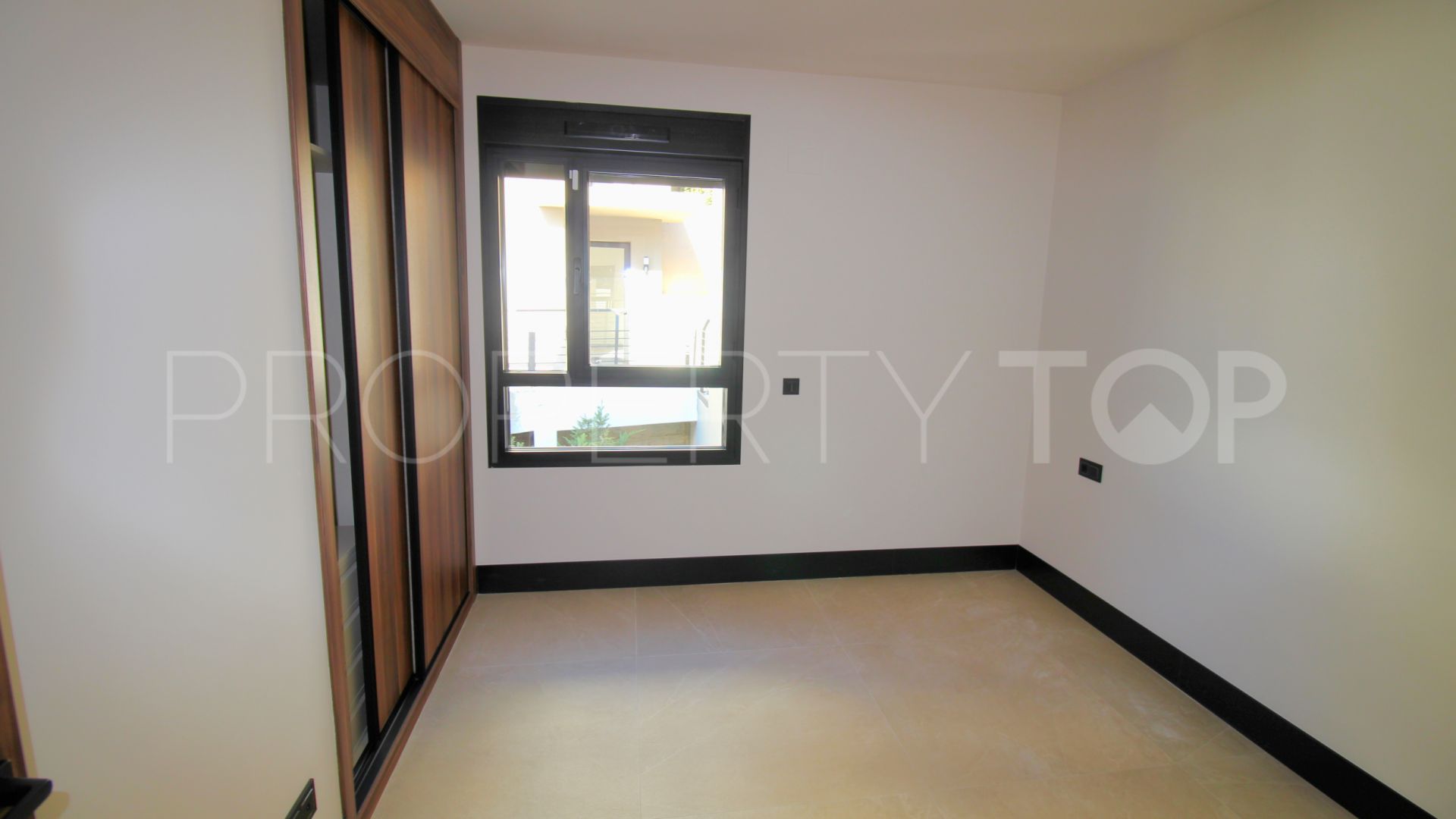 Atico duplex de 3 dormitorios en venta en Nueva Andalucia