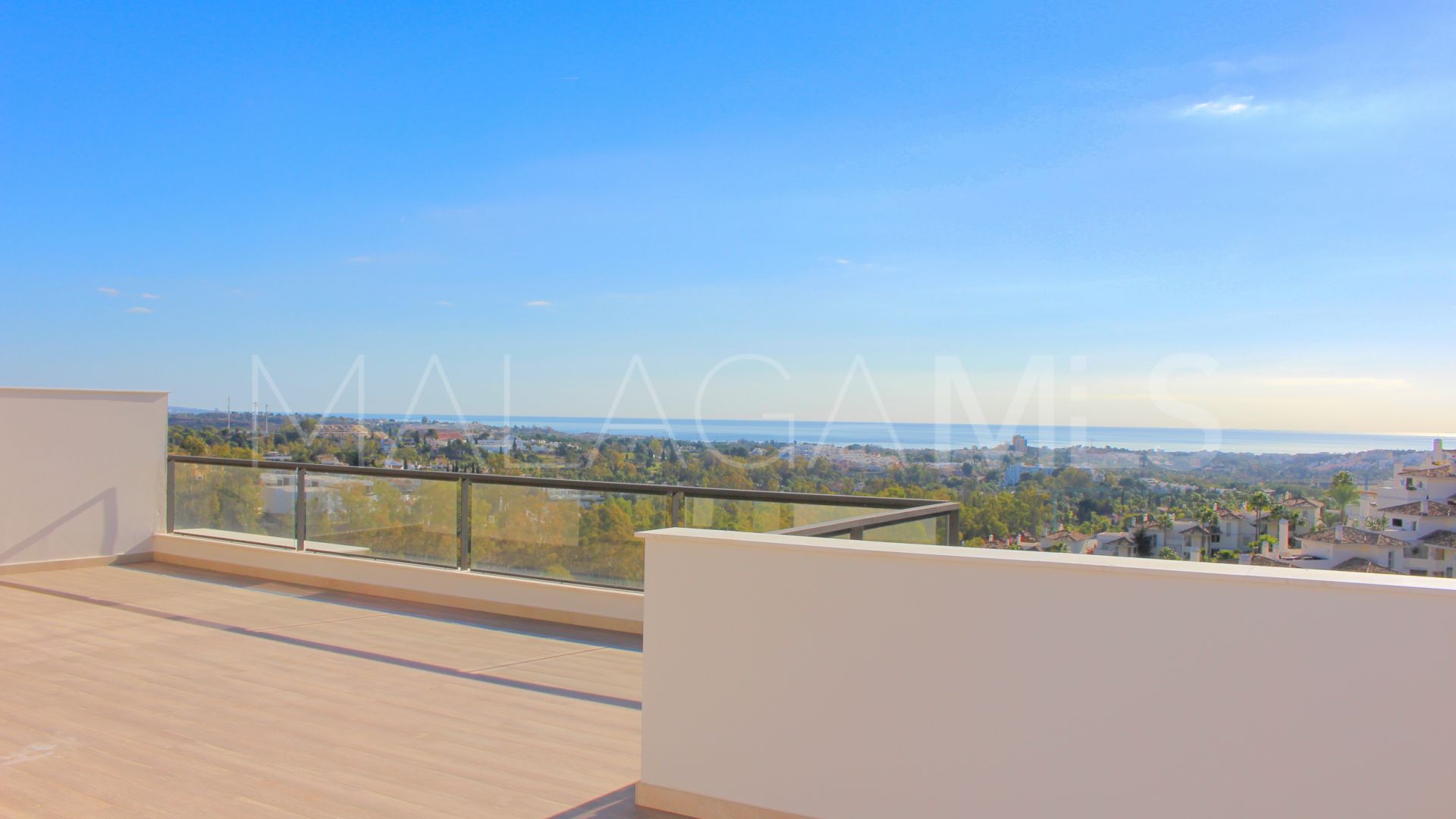 Zweistöckiges penthouse for sale in Nueva Andalucia