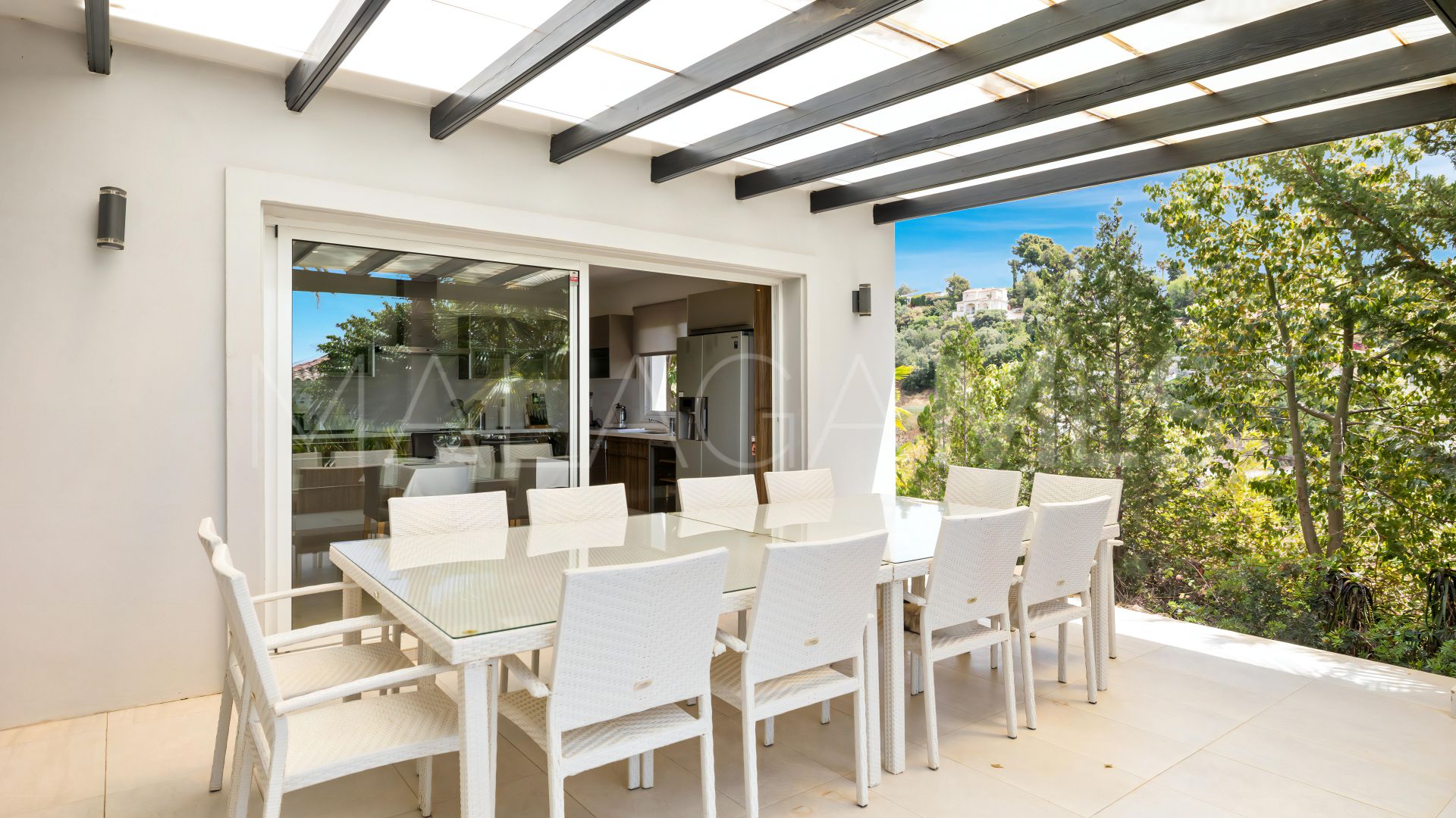 Buy villa in Marbella Este