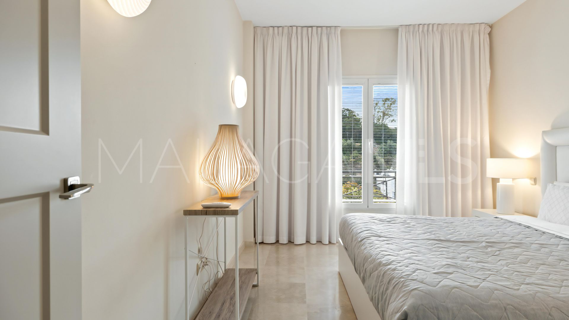 Buy villa in Marbella Este