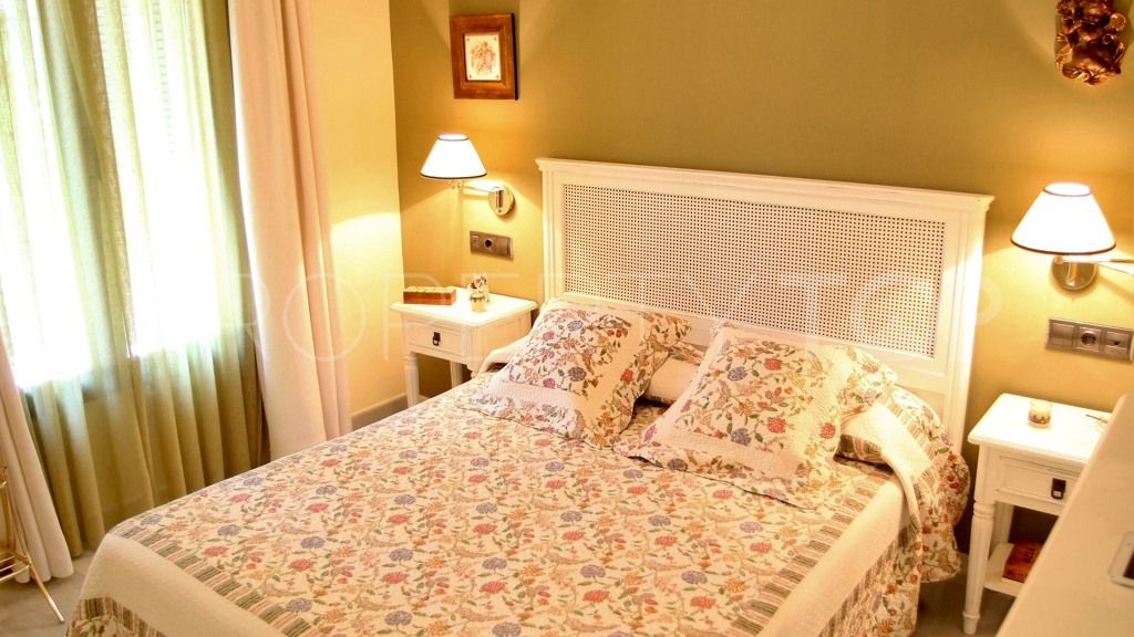 Villa en venta de 5 dormitorios en Gelves