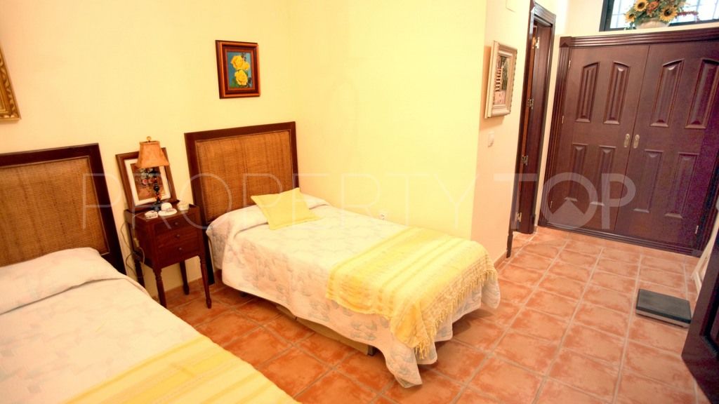 Villa en venta de 5 dormitorios en Gelves