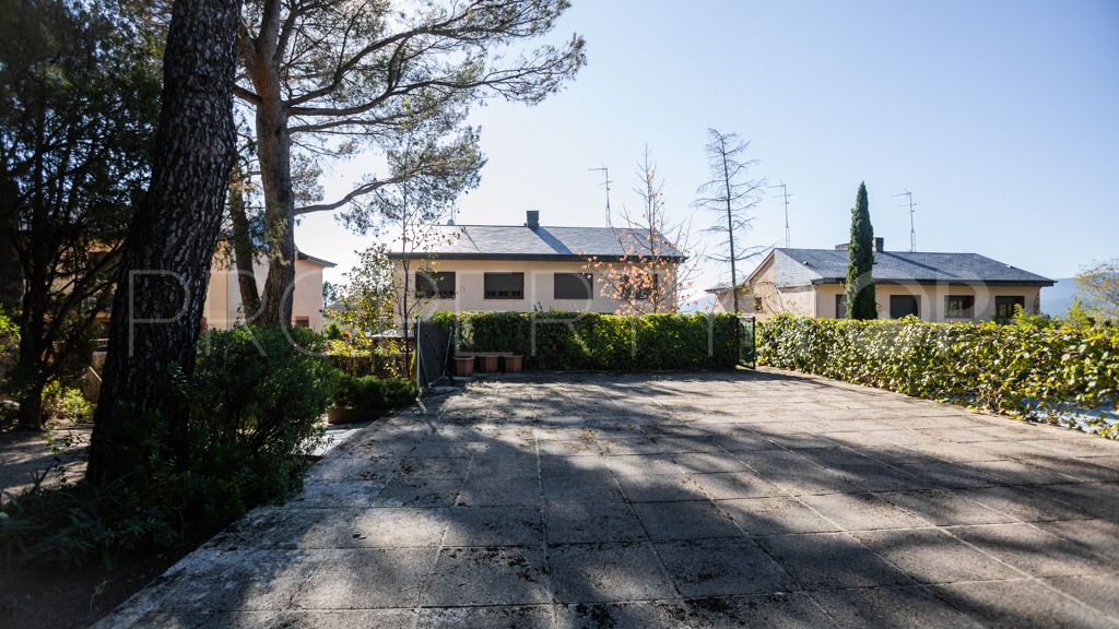 Buy semi detached villa in Collado Mediano