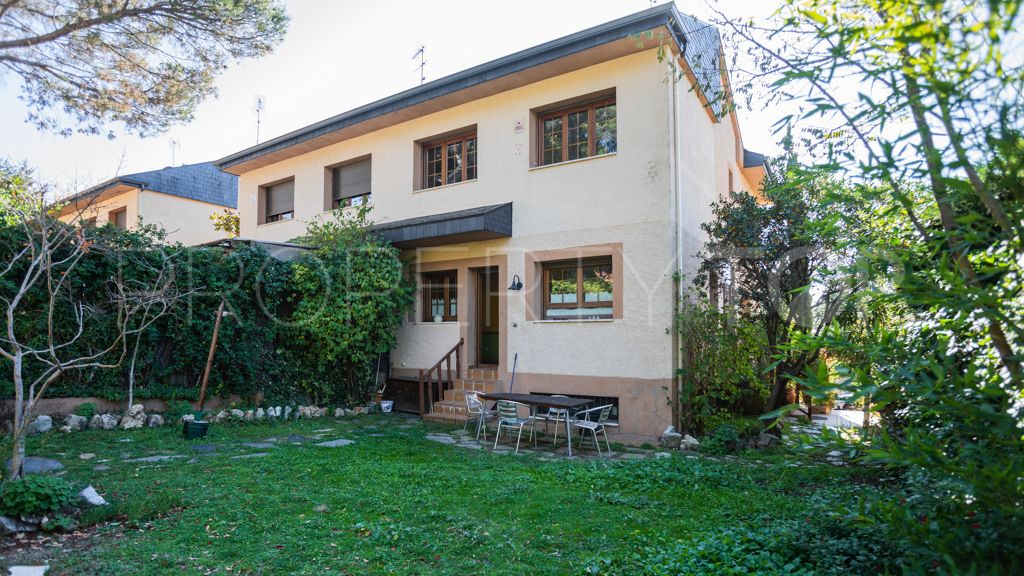 Buy semi detached villa in Collado Mediano